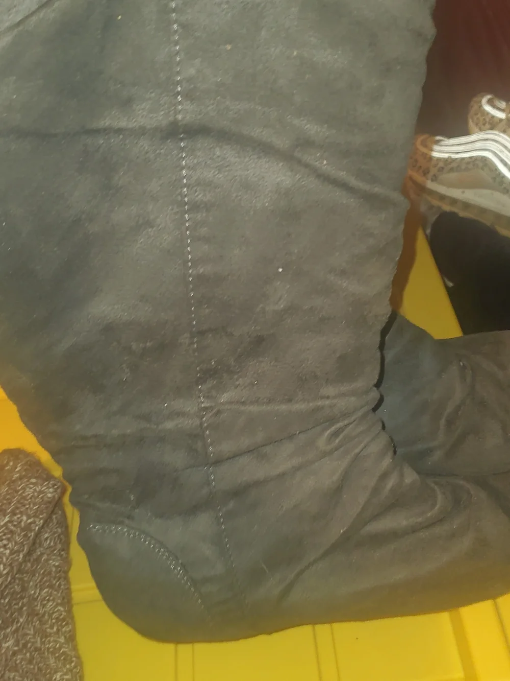 Bundle-Women’s Suede Boots